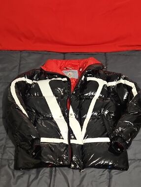 Authentic Valentino X Moncler Black Puffer Jacket Unisex Size S (3000 MSRP)